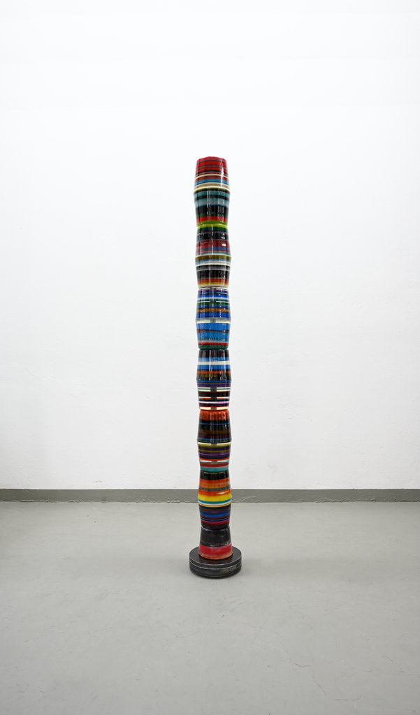 My endless column 4 - color diaries, resin and steel - 2020 - 196 x 26 x 26 cm 